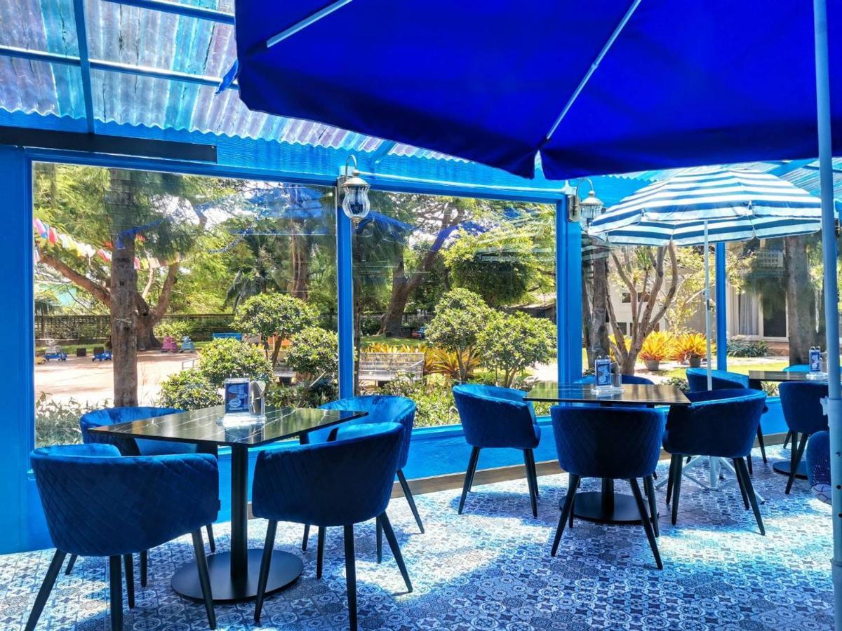 Beach Walk Boutique Resort Bang Saen Exterior photo