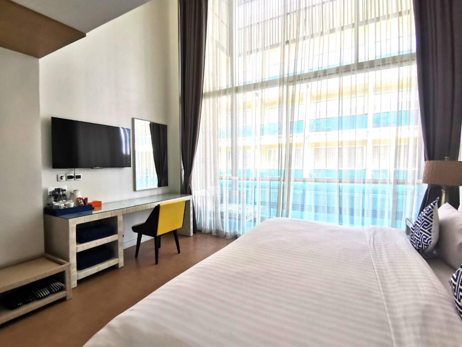 Beach Walk Boutique Resort Bang Saen Room photo