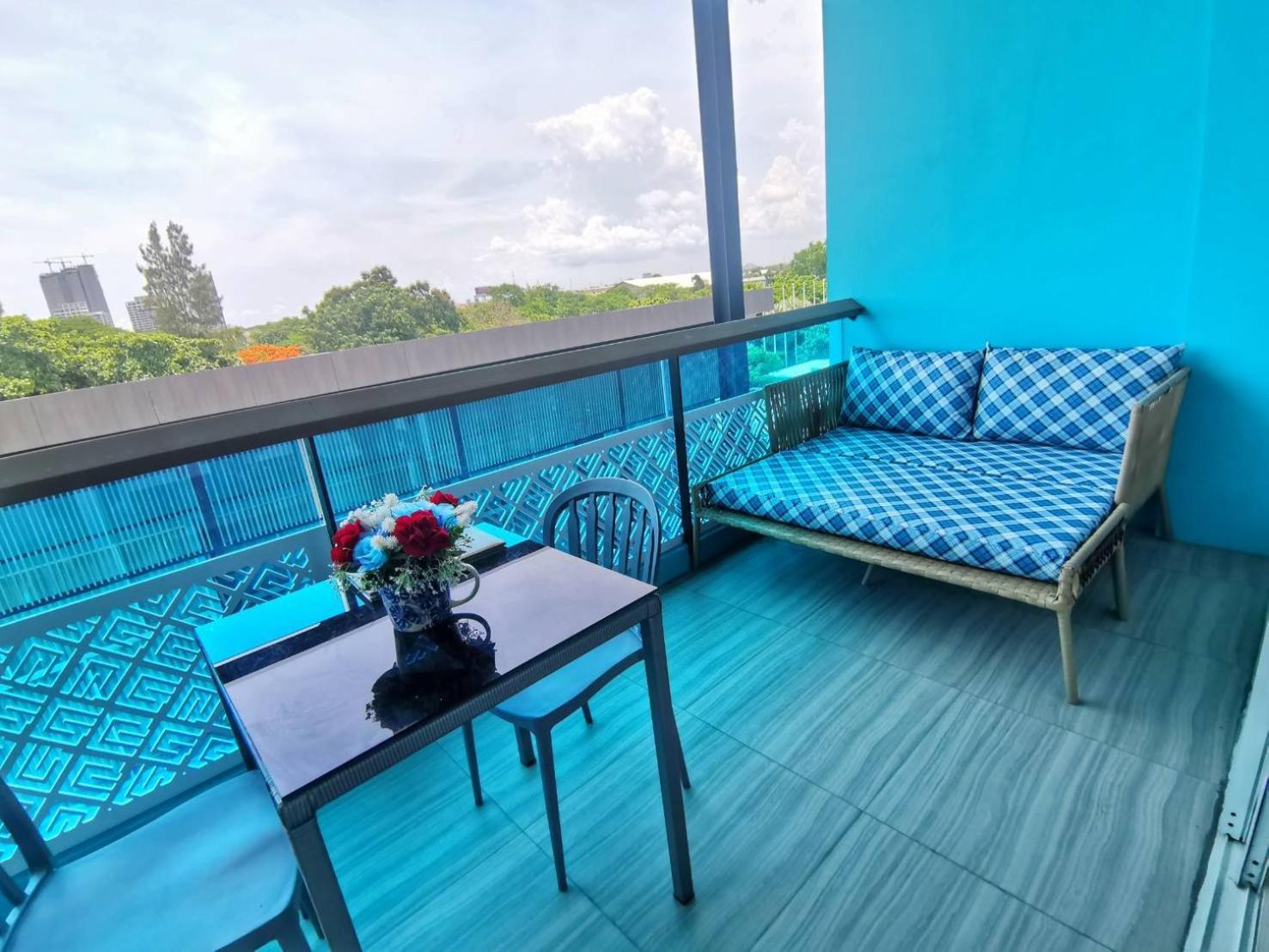 Beach Walk Boutique Resort Bang Saen Room photo